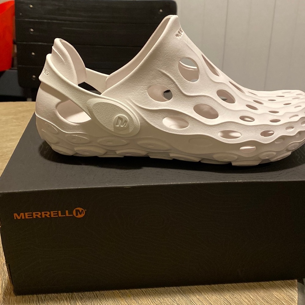 New Merrill white  Hydro Moc. Youth size 7